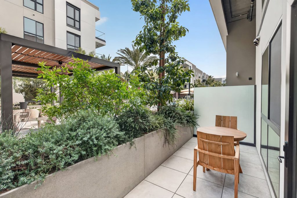 S3: Patio