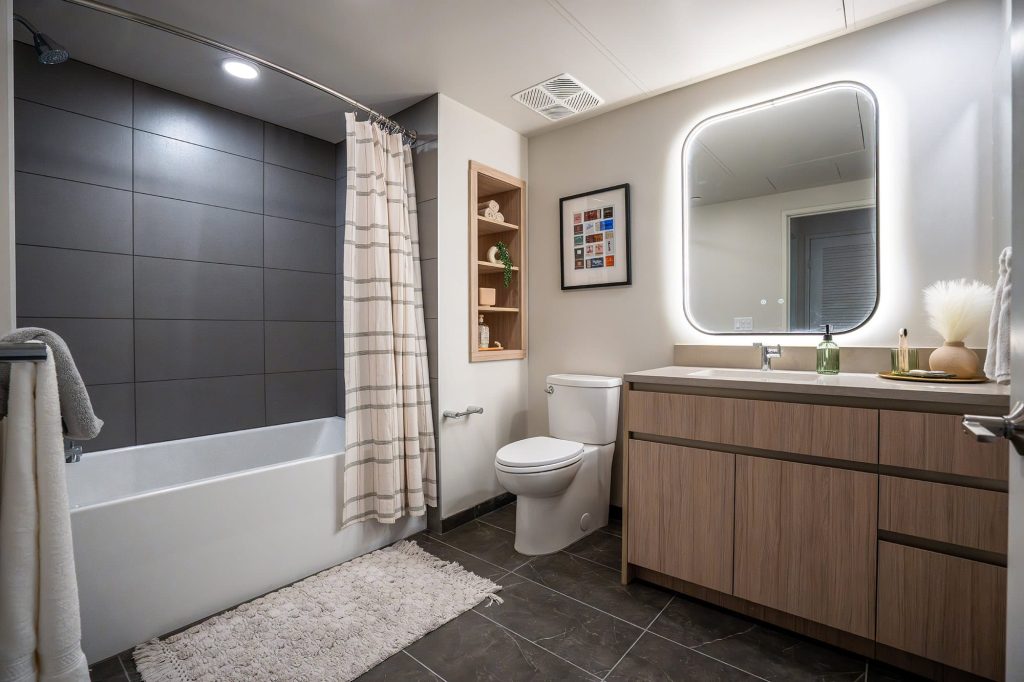 B2: Bath 2